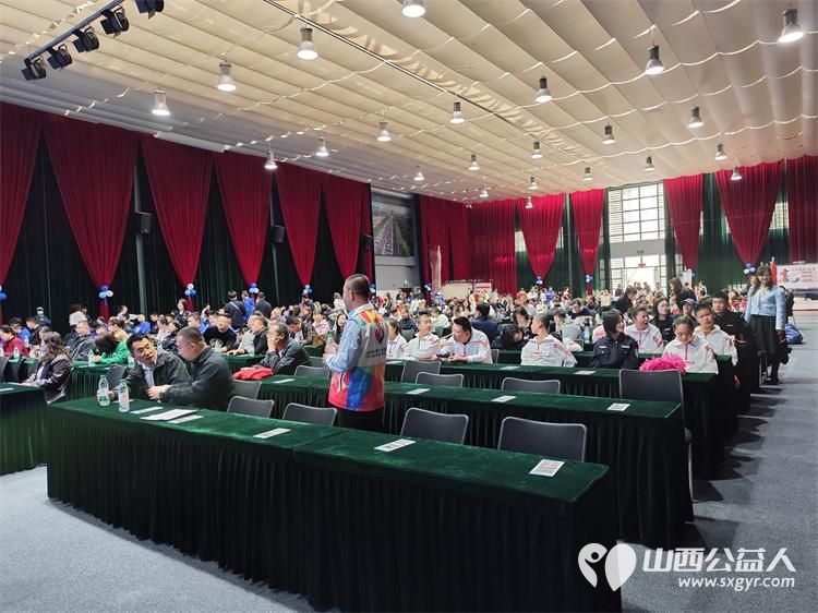 太原市关爱下一代志愿者协会联合山西枫慧关爱中心在太原市园林绿化建设服务中心举办让爱来·让碍走世界孤独症关注日关爱孤独症慈善晚会 - 第19张