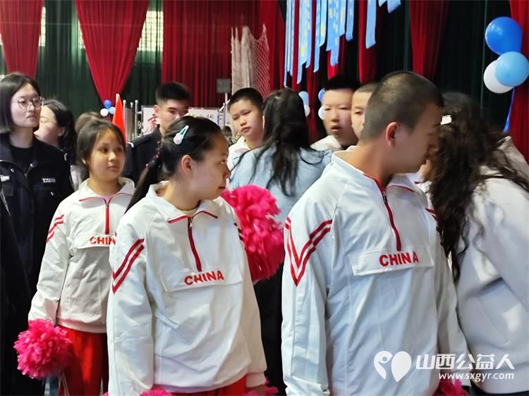 太原市关爱下一代志愿者协会联合山西枫慧关爱中心在太原市园林绿化建设服务中心举办让爱来·让碍走世界孤独症关注日关爱孤独症慈善晚会 - 第30张