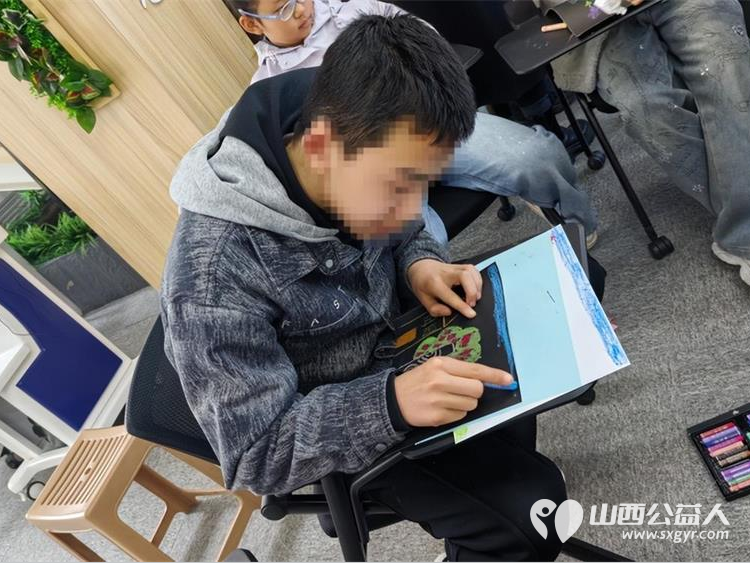 阳光亲人集体陪伴活动 太原市烛光志愿服务中心举办了我们的能量花园绘画疗愈团体活动为受助儿童搭建心灵成长平台 - 第4张