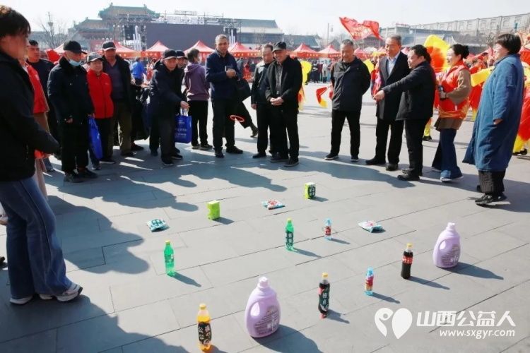 忻州市忻府区“学雷锋·文明实践我行动”暨“文明集市”志愿服务集中示范活动在“忻州古城”举行 - 第17张 - 山西公益人 忻州市忻府区“学雷锋·文明实践我行动”暨“文明集市”志愿服务集中示范活动在“忻州古城”举行 - 第17张