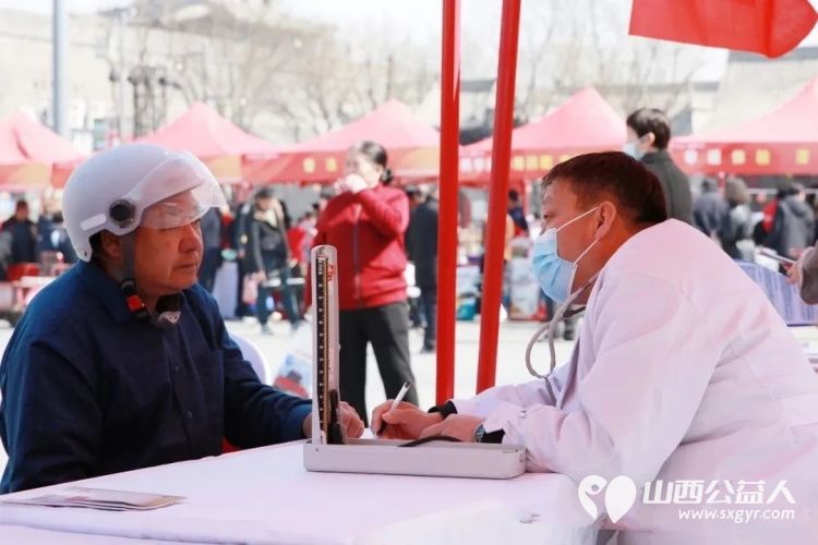 忻州市忻府区“学雷锋·文明实践我行动”暨“文明集市”志愿服务集中示范活动在“忻州古城”举行 - 第11张 - 山西公益人 忻州市忻府区“学雷锋·文明实践我行动”暨“文明集市”志愿服务集中示范活动在“忻州古城”举行 - 第11张
