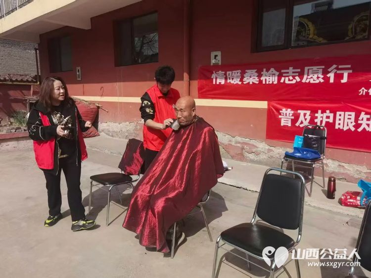 介休市敬老协会敬老爱老助老活动2026年3月21日组织志愿者走进连福镇张良村为老人免费理发体检 - 第6张