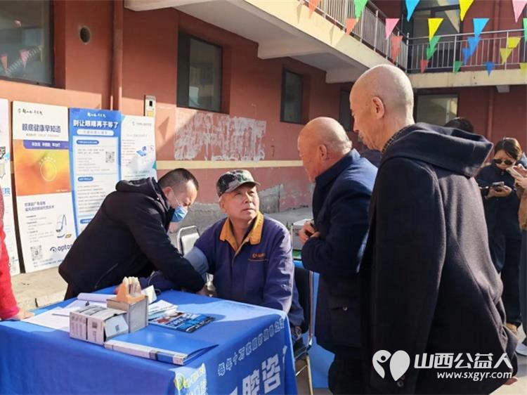 介休市敬老协会敬老爱老助老活动2026年3月21日组织志愿者走进连福镇张良村为老人免费理发体检 - 第7张