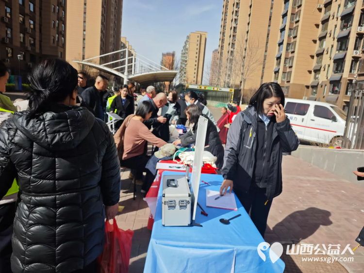 志愿服务进社区健康活动暖人心----介休市敬老协会3月22日组织志愿者在介休市北关街道文峰街社区为社区所有老人爱心理发义诊 - 第14张 - 山西公益人 志愿服务进社区健康活动暖人心----介休市敬老协会3月22日组织志愿者在介休市北关街道文峰街社区为社区所有老人爱心理发义诊 - 第14张
