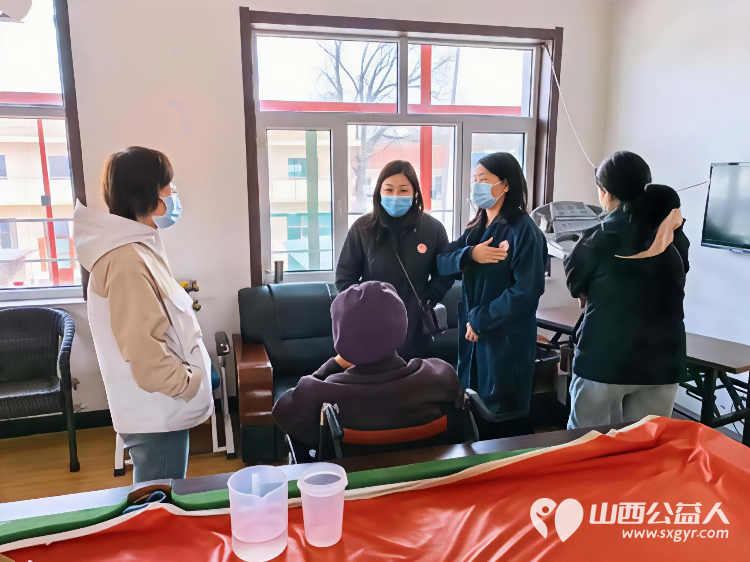 太原市龙城义工组织志愿者去寿阳县石河村养老院学雷锋活动关爱老人是藏在每一次耐心陪伴每一个举动里的温柔 - 第3张