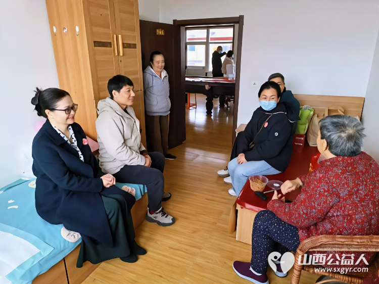 太原市龙城义工组织志愿者去寿阳县石河村养老院学雷锋活动关爱老人是藏在每一次耐心陪伴每一个举动里的温柔 - 第2张