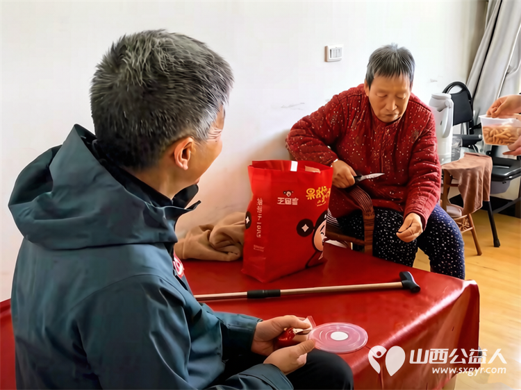 太原市龙城义工组织志愿者去寿阳县石河村养老院学雷锋活动关爱老人是藏在每一次耐心陪伴每一个举动里的温柔 - 第7张