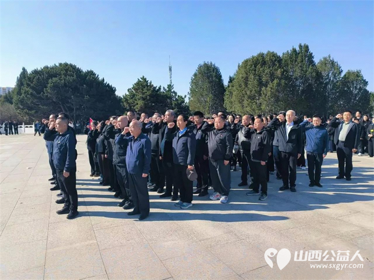 太原环卫清洁转运中心组织全体职工怀着崇敬之情前往太原市解放纪念馆牛驼寨革命烈士陵园开展祭奠英烈活动 - 第1张