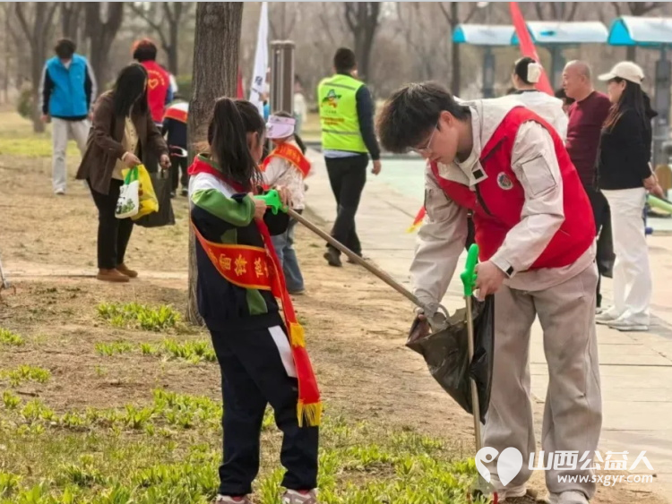 党团队携手护生态.雷锋精神绽新辉¦晋中新青年高校志愿者联合服务中心开展“怡然见晋中.志愿我先行--大手拉小手.环保志愿行”公益活动 - 第12张 - 山西公益人 党团队携手护生态.雷锋精神绽新辉¦晋中新青年高校志愿者联合服务中心开展“怡然见晋中.志愿我先行--大手拉小手.环保志愿行”公益活动 - 第12张
