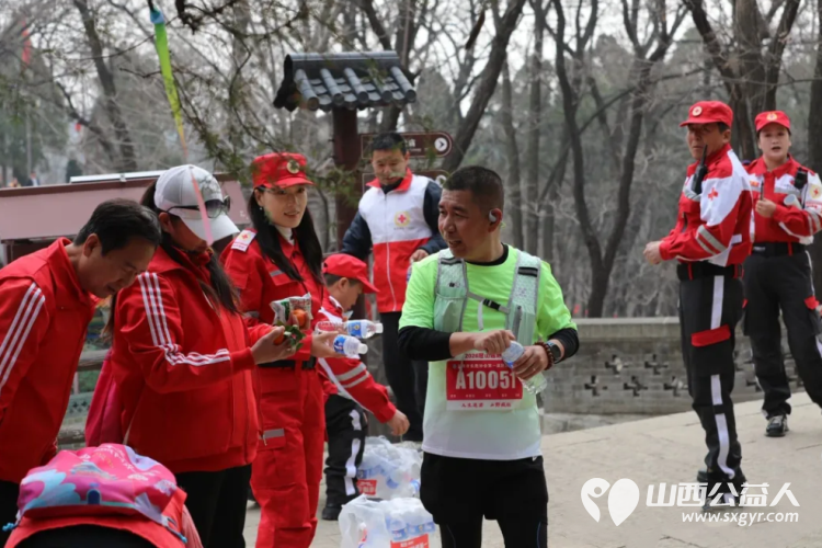 阳泉市红十字纵擎救援队全力护航阳泉市长跑健身协会2026年首届冠山越野赛担任本次赛事专属应急保障队伍为所有参赛选手保驾护航 - 第5张