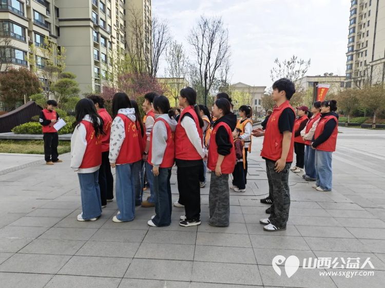 春日趣运动健康共成长 运城市爱心驿站社会服务工作中心联合华源豪庭社区举办春日亲子运动会以趣味运动搭建亲子互动桥梁引导孩子学会尊重团结协作 - 第2张