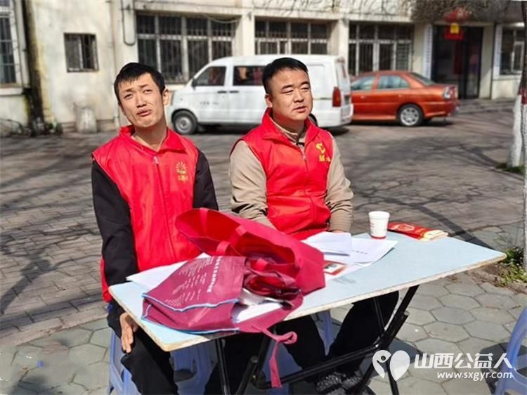 长治市阳光困境儿童帮扶协会联合长治市红十字无偿献血志愿服务队钢城队举办学雷锋无偿献血志愿服务活动 - 第1张 - 山西公益人 长治市阳光困境儿童帮扶协会联合长治市红十字无偿献血志愿服务队钢城队举办学雷锋无偿献血志愿服务活动 - 第1张