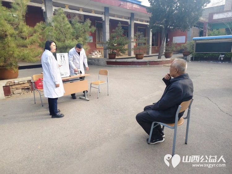 介休市敬老协会敬老爱老助老活动——3月28日走进洪山镇洪山村为老人免费理发体检践行为老服务理念将孝善行服务持之以恒推进 - 第9张