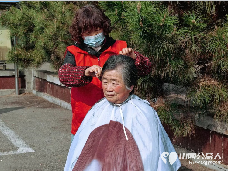 介休市敬老协会敬老爱老助老活动——3月28日走进洪山镇洪山村为老人免费理发体检践行为老服务理念将孝善行服务持之以恒推进 - 第16张