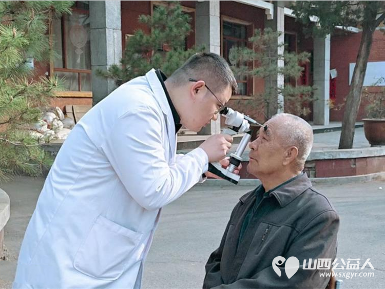 介休市敬老协会敬老爱老助老活动——3月28日走进洪山镇洪山村为老人免费理发体检践行为老服务理念将孝善行服务持之以恒推进 - 第10张