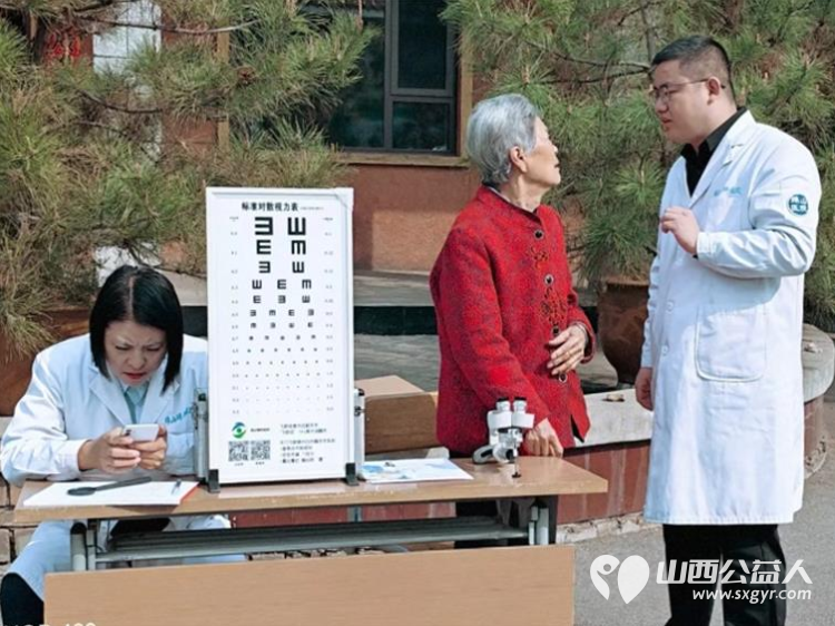 介休市敬老协会敬老爱老助老活动——3月28日走进洪山镇洪山村为老人免费理发体检践行为老服务理念将孝善行服务持之以恒推进 - 第11张