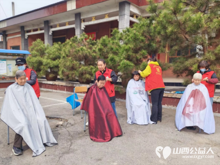 介休市敬老协会敬老爱老助老活动——3月28日走进洪山镇洪山村为老人免费理发体检践行为老服务理念将孝善行服务持之以恒推进 - 第4张