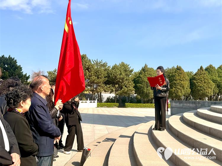 清明祭英烈·奋进践初心 太原市苍南商会、太原市生活方式医学学会等联袂赴太原解放纪念馆向为解放太原英勇献身的革命烈士敬献花篮鲜花寄托深切哀思 - 第9张