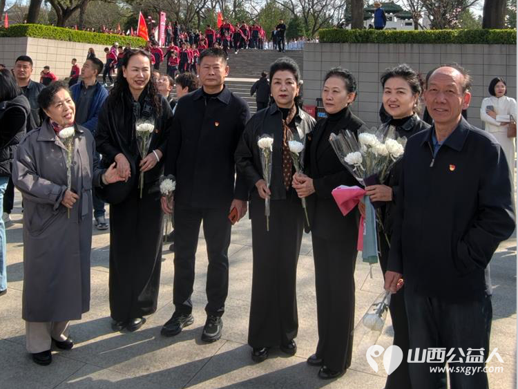 清明祭英烈·奋进践初心 太原市苍南商会、太原市生活方式医学学会等联袂赴太原解放纪念馆向为解放太原英勇献身的革命烈士敬献花篮鲜花寄托深切哀思 - 第12张