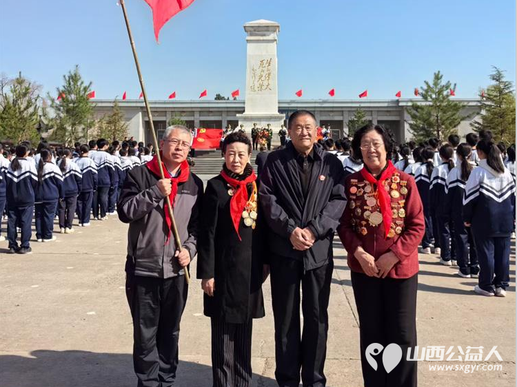 太原市学花志愿服务中心走进太原市杏花岭区新建路小学共同参与传承胡兰精神争做时代新人清明祭英烈主题队日活动 - 第7张