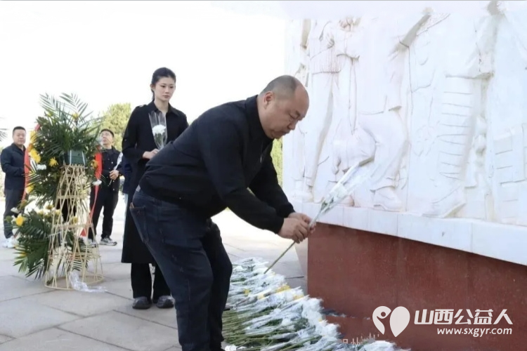 太原市朔州商会前往太原解放纪念馆开展清明祭扫党建活动向革命烈士敬献花篮默哀致敬缅怀英烈丰功伟绩汲取奋进力量 - 第3张