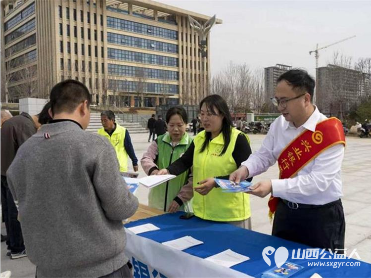 情满丹河因爱而聚‖晋城市绿丝带志愿者协会志愿者参加晋城市泽州县慈善总会“3·28慈善日”捐助启动仪式现场掀起了爱心捐赠的热潮 - 第15张 - 山西公益人 情满丹河因爱而聚‖晋城市绿丝带志愿者协会志愿者参加晋城市泽州县慈善总会“3·28慈善日”捐助启动仪式现场掀起了爱心捐赠的热潮 - 第15张