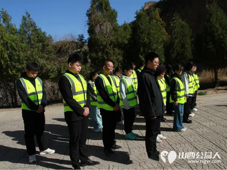追寻2026清明祭英烈|晋中市太谷区心连心志愿者协会在太谷区烈士陵园开展清明祭英烈活动缅怀革命先烈追思英雄事迹接受精神洗礼 - 第4张 - 山西公益人 追寻2026清明祭英烈|晋中市太谷区心连心志愿者协会在太谷区烈士陵园开展清明祭英烈活动缅怀革命先烈追思英雄事迹接受精神洗礼 - 第4张