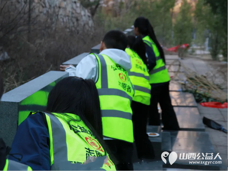 追寻2026清明祭英烈|晋中市太谷区心连心志愿者协会在太谷区烈士陵园开展清明祭英烈活动缅怀革命先烈追思英雄事迹接受精神洗礼 - 第29张 - 山西公益人 追寻2026清明祭英烈|晋中市太谷区心连心志愿者协会在太谷区烈士陵园开展清明祭英烈活动缅怀革命先烈追思英雄事迹接受精神洗礼 - 第29张