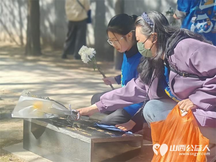 春风寄哀思英烈照归途----太原市儿童友好促进会儿童公益专委会组织小志愿者去烈士陵园给烈士扫墓 - 第7张