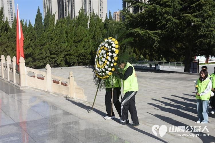 清明祭英烈初心永不忘----晋城市绿丝带志愿者协会组织志愿者祭扫晋城烈士陵园以虔诚之心敬献哀思静静追忆革命先辈浴血奋战的峥嵘岁月 - 第9张