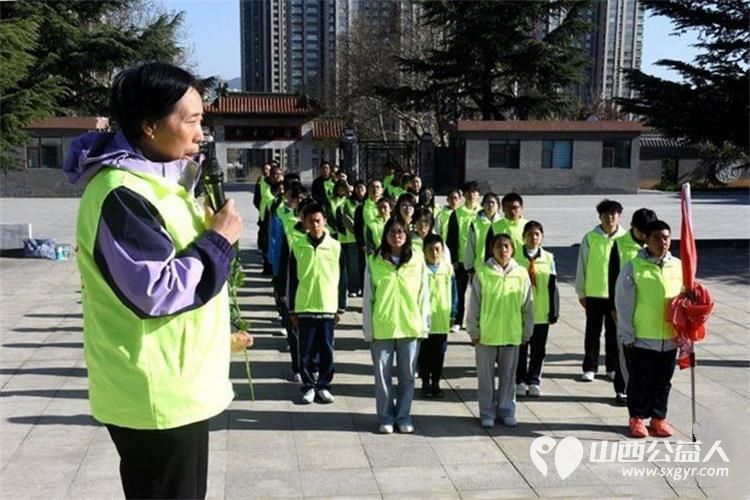 清明祭英烈初心永不忘----晋城市绿丝带志愿者协会组织志愿者祭扫晋城烈士陵园以虔诚之心敬献哀思静静追忆革命先辈浴血奋战的峥嵘岁月 - 第12张