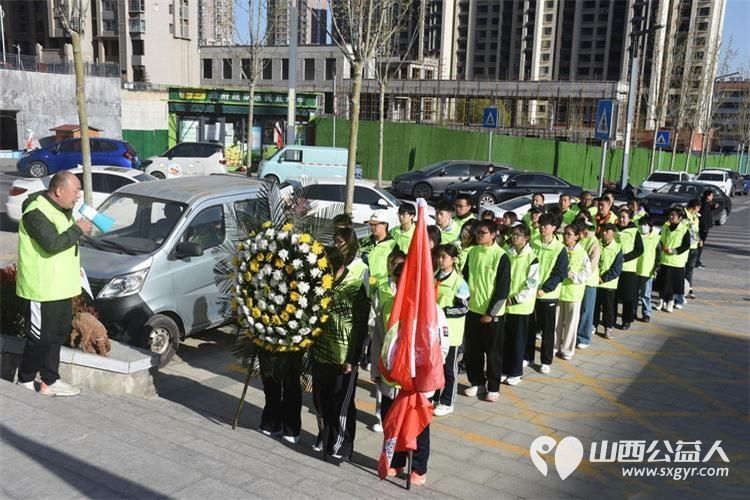 清明祭英烈初心永不忘----晋城市绿丝带志愿者协会组织志愿者祭扫晋城烈士陵园以虔诚之心敬献哀思静静追忆革命先辈浴血奋战的峥嵘岁月 - 第3张