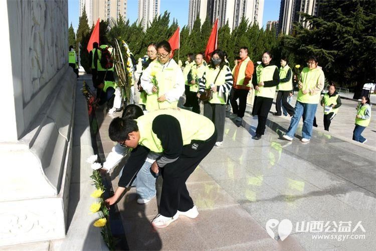 清明祭英烈初心永不忘----晋城市绿丝带志愿者协会组织志愿者祭扫晋城烈士陵园以虔诚之心敬献哀思静静追忆革命先辈浴血奋战的峥嵘岁月 - 第17张