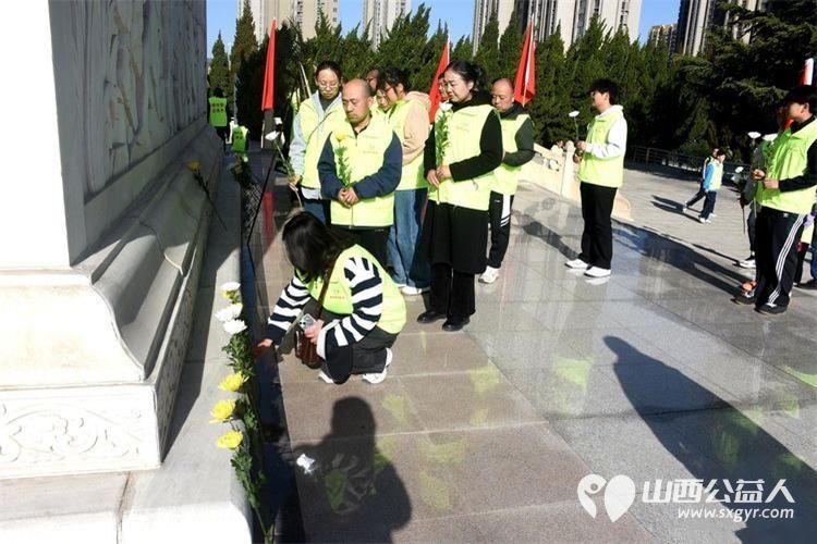 清明祭英烈初心永不忘----晋城市绿丝带志愿者协会组织志愿者祭扫晋城烈士陵园以虔诚之心敬献哀思静静追忆革命先辈浴血奋战的峥嵘岁月 - 第16张