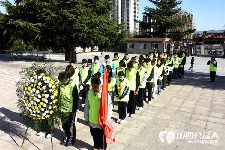 清明祭英烈初心永不忘----晋城市绿丝带志愿者协会组织志愿者祭扫晋城烈士陵园以虔诚之心敬献哀思静静追忆革命先辈浴血奋战的峥嵘岁月 - 第5张