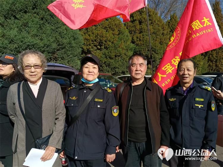 山西省中检中医泓修堂家庭保健医生太原培训基地组织志愿者在太原黄坡烈士陵园祭扫英烈敬献鲜花参观英烈陈列馆 - 第4张