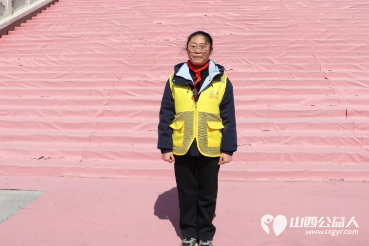清明祭英烈薪火永相传----浑源县青年志愿者协会组织思源社区开展青少年红色教育主题活动走进浑源县革命烈士陵园祭扫革命先烈让青少年接受精神洗礼 - 第27张