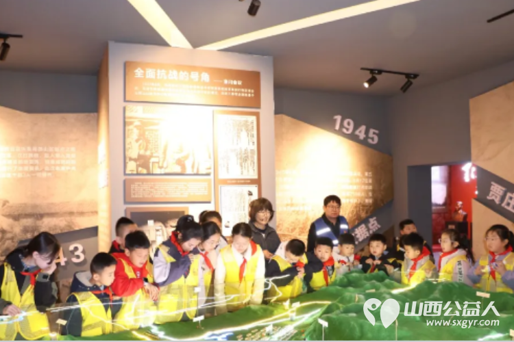 清明祭英烈薪火永相传----浑源县青年志愿者协会组织思源社区开展青少年红色教育主题活动走进浑源县革命烈士陵园祭扫革命先烈让青少年接受精神洗礼 - 第16张