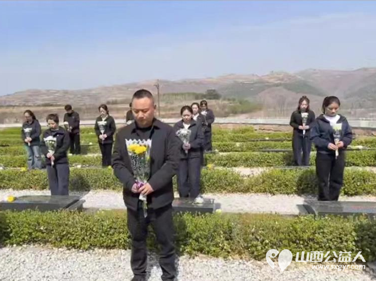 武乡县太东社区开展致敬革命先烈赓续红色血脉凝聚社区力量清明节活动缅怀革命先烈弘扬太行精神为建设美好社区不懈奋斗 - 第4张