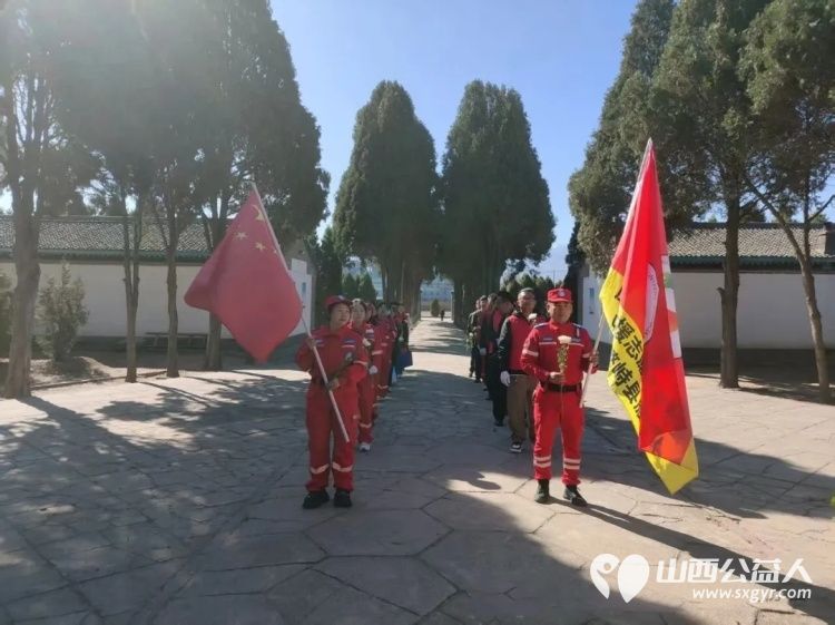 缅怀英烈守初心砥砺担当护平安----繁峙县应急救援协会志愿者前往繁峙县烈士陵园祭扫革命先烈把缅怀之情转化为救援动力立足应急救援岗位 - 第4张