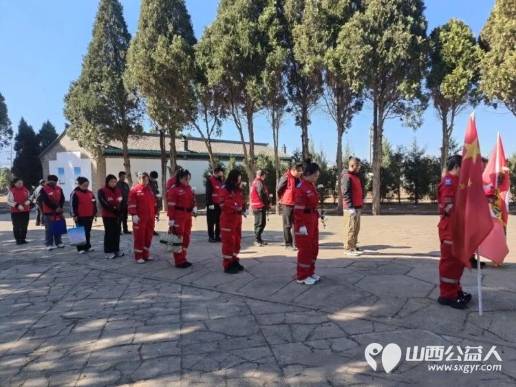 缅怀英烈守初心砥砺担当护平安----繁峙县应急救援协会志愿者前往繁峙县烈士陵园祭扫革命先烈把缅怀之情转化为救援动力立足应急救援岗位 - 第5张