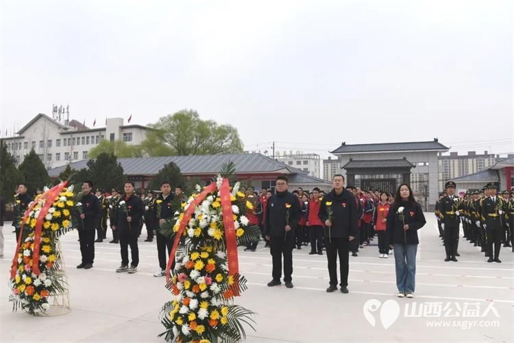 缅怀先烈·厚植情怀----忻州一中主北两校区开展清明节祭英烈活动两校区师生代表前往忻州市烈士陵园向革命先烈敬献花篮并向为国家和民族献出生命的英雄默哀致敬 - 第4张