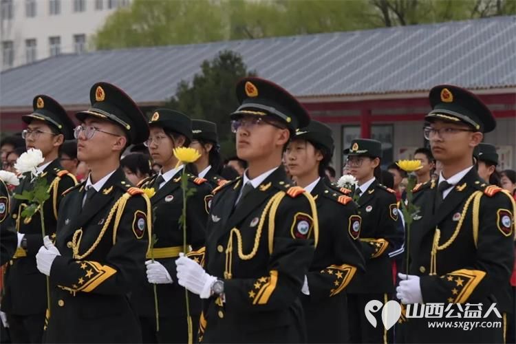 缅怀先烈·厚植情怀----忻州一中主北两校区开展清明节祭英烈活动两校区师生代表前往忻州市烈士陵园向革命先烈敬献花篮并向为国家和民族献出生命的英雄默哀致敬 - 第5张