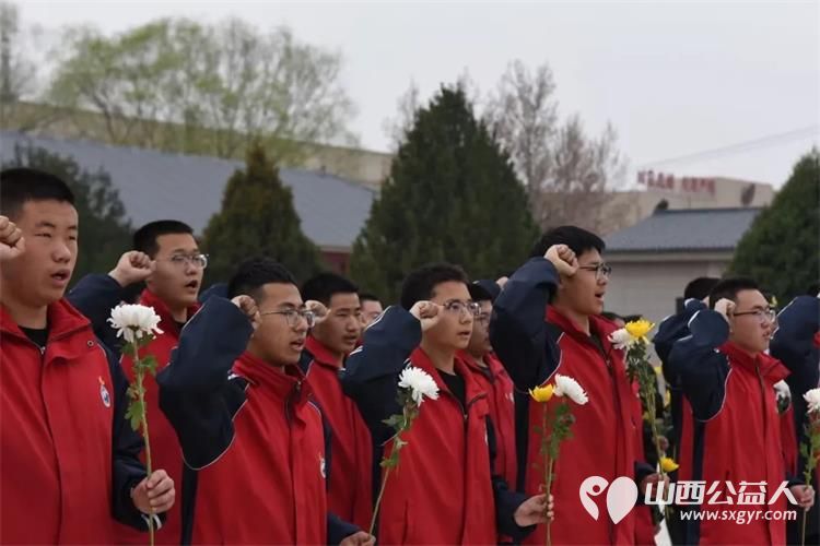 缅怀先烈·厚植情怀----忻州一中主北两校区开展清明节祭英烈活动两校区师生代表前往忻州市烈士陵园向革命先烈敬献花篮并向为国家和民族献出生命的英雄默哀致敬 - 第7张