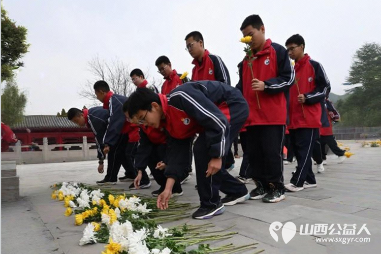 缅怀先烈·厚植情怀----忻州一中主北两校区开展清明节祭英烈活动两校区师生代表前往忻州市烈士陵园向革命先烈敬献花篮并向为国家和民族献出生命的英雄默哀致敬 - 第6张