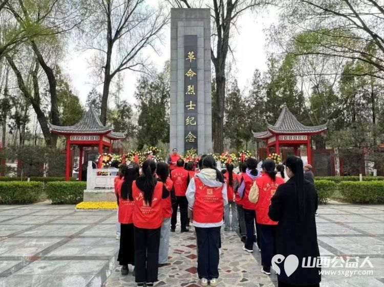 铭记历史珍爱和平继承遗志感恩先烈----长治市正能量公益协会志愿服务团队三队举行2026清明节烈士陵园祭拜扫墓特别活动不忘先烈珍爱和平热爱祖国 - 第4张