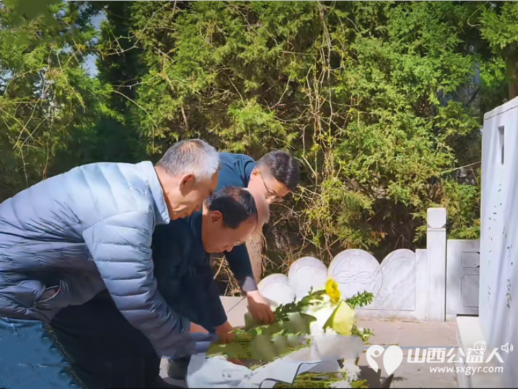 临汾市关工委、市护苗爱心志愿服务队、共青团襄汾县委、襄汾县青年志愿者协会联合组织志愿者走进襄汾县张再烈士陵园开展清明祭扫活动缅怀革命先烈传承革命精神 - 第7张 - 山西公益人 临汾市关工委、市护苗爱心志愿服务队、共青团襄汾县委、襄汾县青年志愿者协会联合组织志愿者走进襄汾县张再烈士陵园开展清明祭扫活动缅怀革命先烈传承革命精神 - 第7张