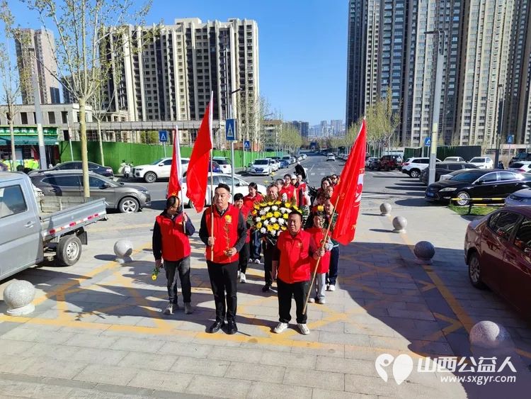 晋城市为老服务协会怀着感恩与敬仰之情齐聚晋城市烈士陵园缅怀为民族解放人民幸福献出生命的革命先烈让我们以为老服务为纽带传承红色精神践行志愿使命 - 第5张 - 山西公益人 晋城市为老服务协会怀着感恩与敬仰之情齐聚晋城市烈士陵园缅怀为民族解放人民幸福献出生命的革命先烈让我们以为老服务为纽带传承红色精神践行志愿使命 - 第5张