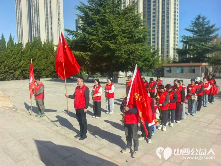 晋城市为老服务协会怀着感恩与敬仰之情齐聚晋城市烈士陵园缅怀为民族解放人民幸福献出生命的革命先烈让我们以为老服务为纽带传承红色精神践行志愿使命 - 第8张 - 山西公益人 晋城市为老服务协会怀着感恩与敬仰之情齐聚晋城市烈士陵园缅怀为民族解放人民幸福献出生命的革命先烈让我们以为老服务为纽带传承红色精神践行志愿使命 - 第8张