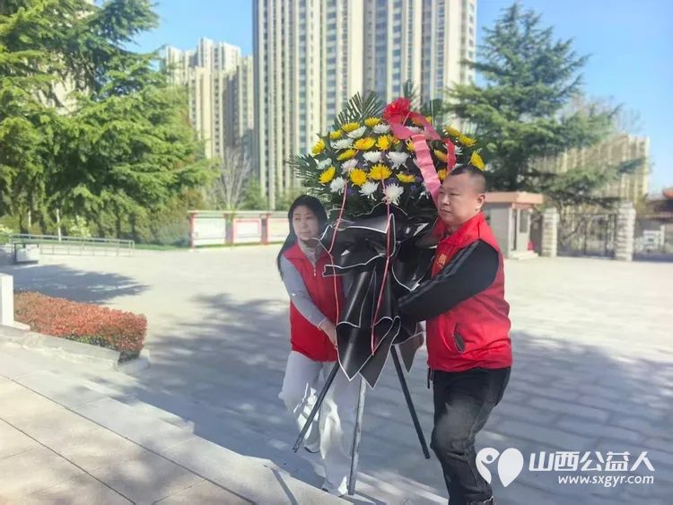晋城市为老服务协会怀着感恩与敬仰之情齐聚晋城市烈士陵园缅怀为民族解放人民幸福献出生命的革命先烈让我们以为老服务为纽带传承红色精神践行志愿使命 - 第14张 - 山西公益人 晋城市为老服务协会怀着感恩与敬仰之情齐聚晋城市烈士陵园缅怀为民族解放人民幸福献出生命的革命先烈让我们以为老服务为纽带传承红色精神践行志愿使命 - 第14张